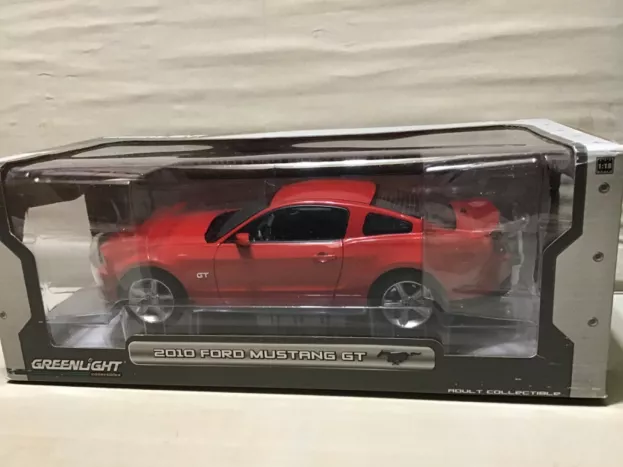 Greenlight Ford Mustang Gt Coupe 2-door 2010 1:18 12813