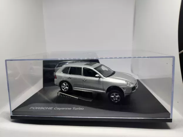Norev Porsche Cayenne Turbo 1:43 750002