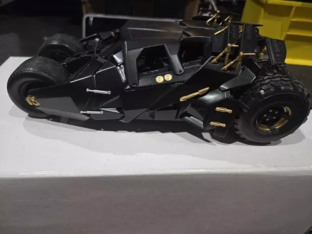 Hot Wheels Batman Batmobile The Dark Knight 1:18 T6940