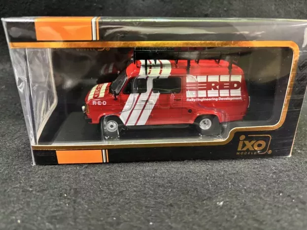 IXO Models Ford Transit Mkii Team Red Engineering Development Assistance Rally 1986 Austin Metro 1:43 RAC281X