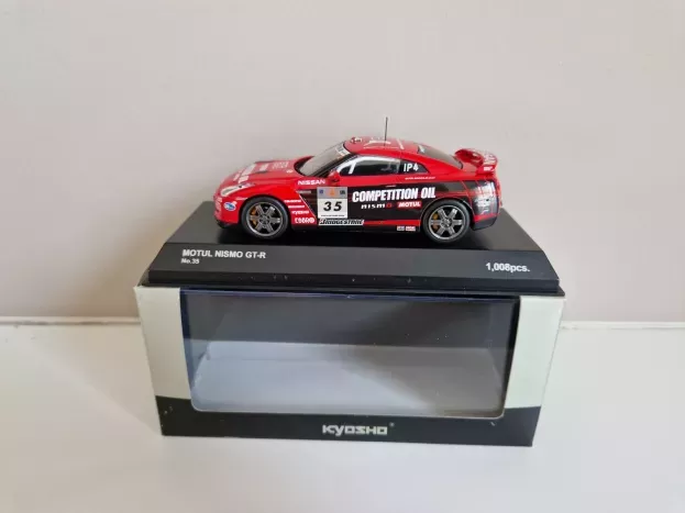 Kyosho Nissan Gt-r R35 Motul Nismo N 35 M.kageyama T.tanaka K.hoshino 1:43 03743A