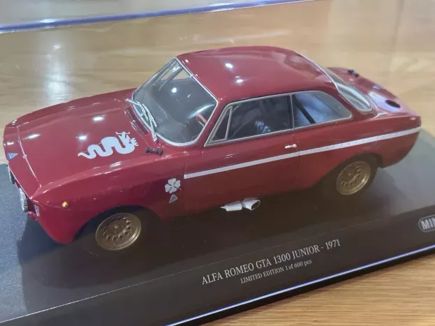 Minichamps Alfa Romeo Gta 1300 Junior 1971 1:18 155120020