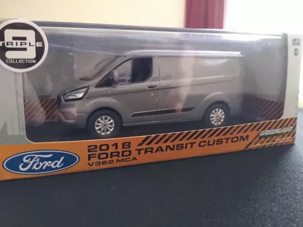 Greenlight Ford Transit Van Custom V362 Mca 2018 1:43 51274