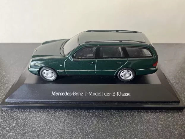 Herpa Mercedes E-class T-model Sw 2000 1:43 70430
