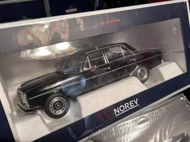 Norev Mercedes 200 Sedan w115 Taxi 1968 1:18 183776