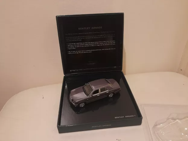 Minichamps Bentley Arnage T 2004 1:43 BL384