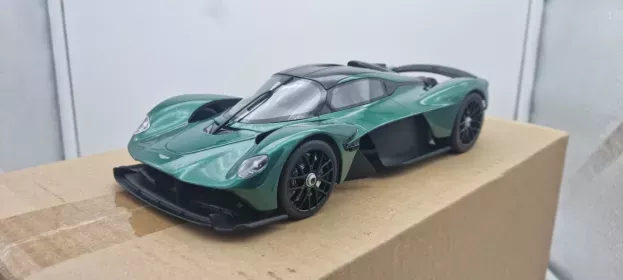 GT Spirit Aston Martin Valkyrie 2021 1:18 GT435