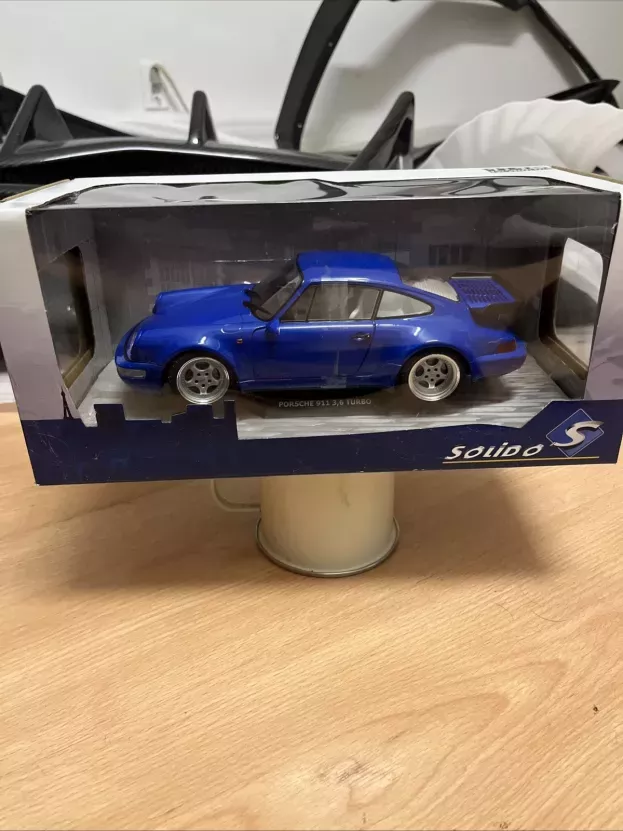 Solido Porsche 911 964 Turbo 3.6 Coupe 1991 1:18 1803405