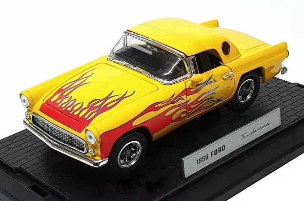 Schuco Ford Thunderbird 1956 Street Rod Version 1:24 5550