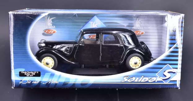 Solido Citroen Traction Avant 11 Berline 1:18 8177