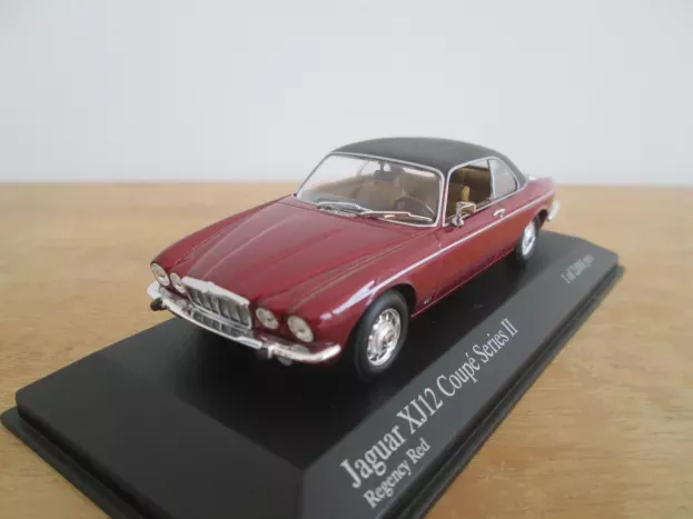 Minichamps Jaguar Xj12 Coupe Ii Series 1975 1:43 130461