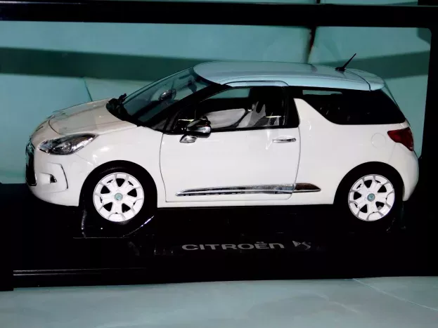 Norev Citroen Ds3 2010 1:18 181540