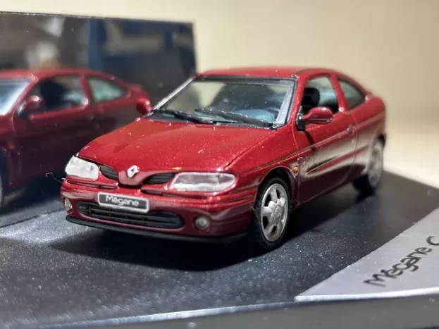 Vitesse Renault Megane Coupe 16v 1:43 063C