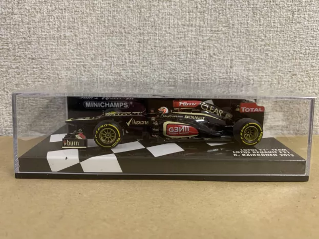 Minichamps Lotus F1 E21 Team Renault N 7 Race Version 2013 Kimi Raikkonen 1:43 410130007
