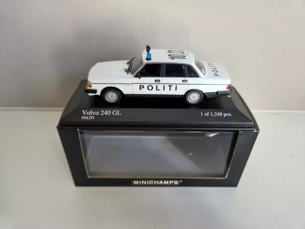 Minichamps Volvo 240gl Politi Police 1:43 400171491