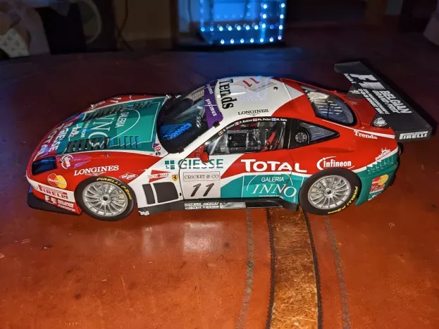Kyosho Ferrari 575gtc N 11 Team G.p.c Spa-francorchamps 2004 M.salo F.babini V.vosse Ph.peter 1:18 08393A