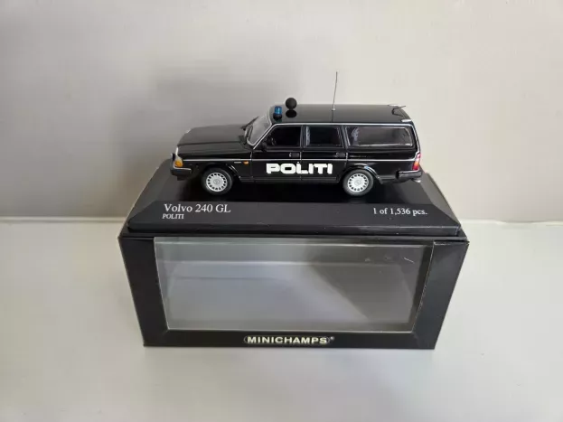Minichamps Volvo 240 Break Politie Police 1:43 400171490
