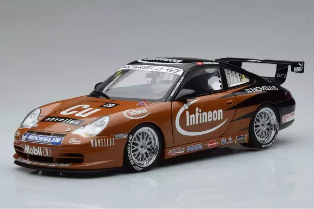 AUTOart Porsche 911 996 GT3R 2004 Asian Carrera Cup Charles Kwan 1 1:18 80487