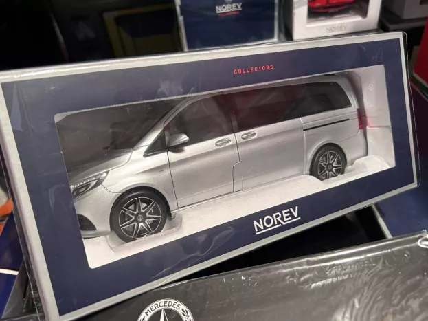 Norev Mercedes V-class Amg Line Minibus 2018 1:18 183871
