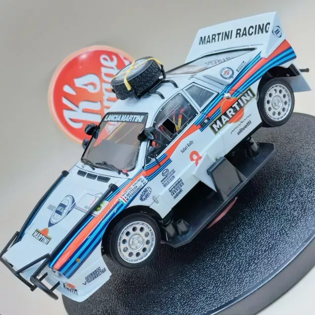 Kyosho Lancia 037 Martini night Version N 8 Rally Safari Kenya 1985 A.bettega M.perissinot 1:18 08306J
