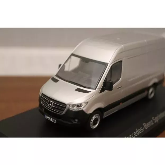 Norev Mercedes Sprinter Van 2018 1:43 351175