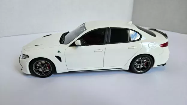 Ottomobile Alfa Romeo Giulia Quadrifoglio 2017 1:18 OT839