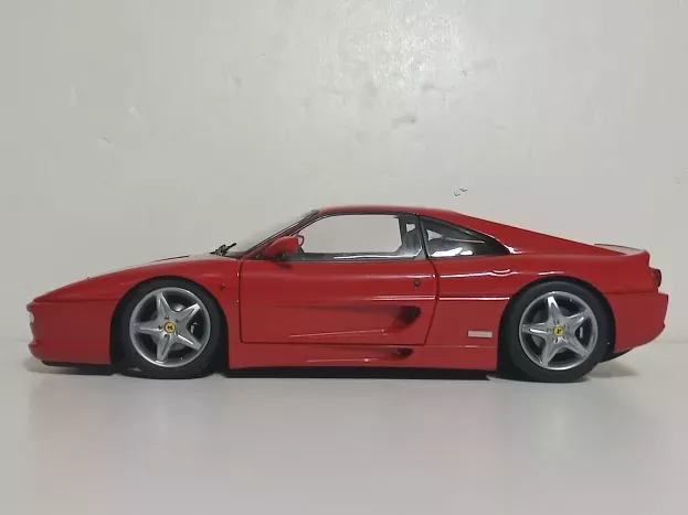 Kyosho Ferrari F355 Berlinetta 1995 1:18 08881RBK
