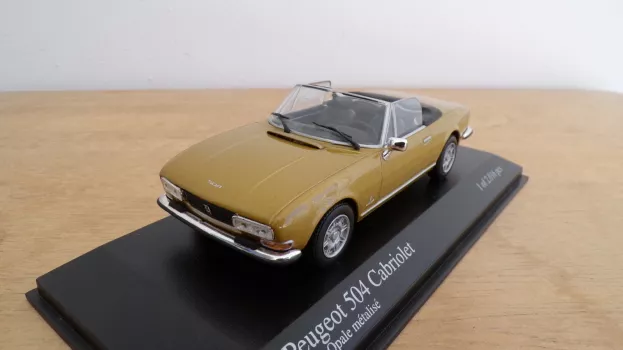 Minichamps Peugeot 504 Cabriolet 1974 1:43 400112134