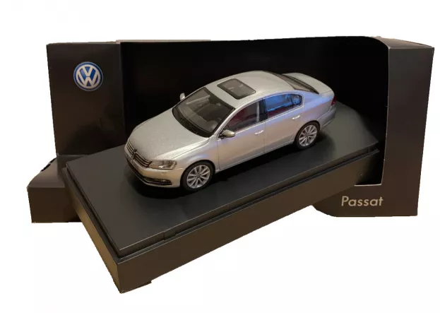 Schuco Volkswagen Passat Berlina 2011 1:43 3AE099300A7W