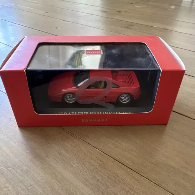 IXO Models Ferrari F355 Berlinetta 1995 1:43 FER015