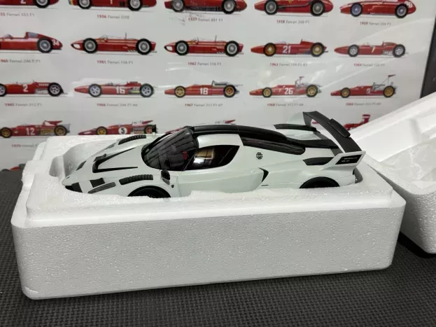 GT Spirit Ferrari Gemballa Mig U1 2010 base Ferrari Enzo 1:18 GT169