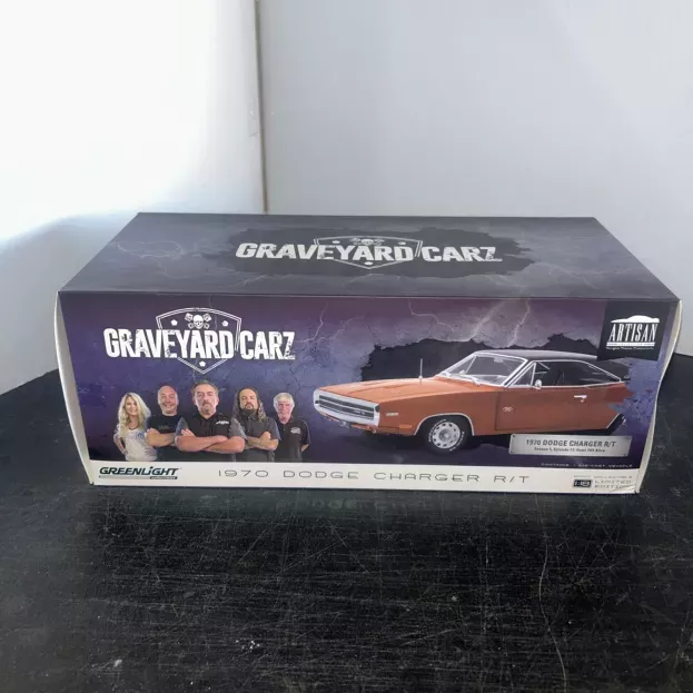 Greenlight Dodge Charger R t 1970 Graveyard Carz 1:18 19077