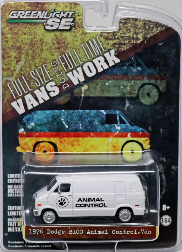 Greenlight Dodge B-100 Van Animal Control 1976 1:64 29782