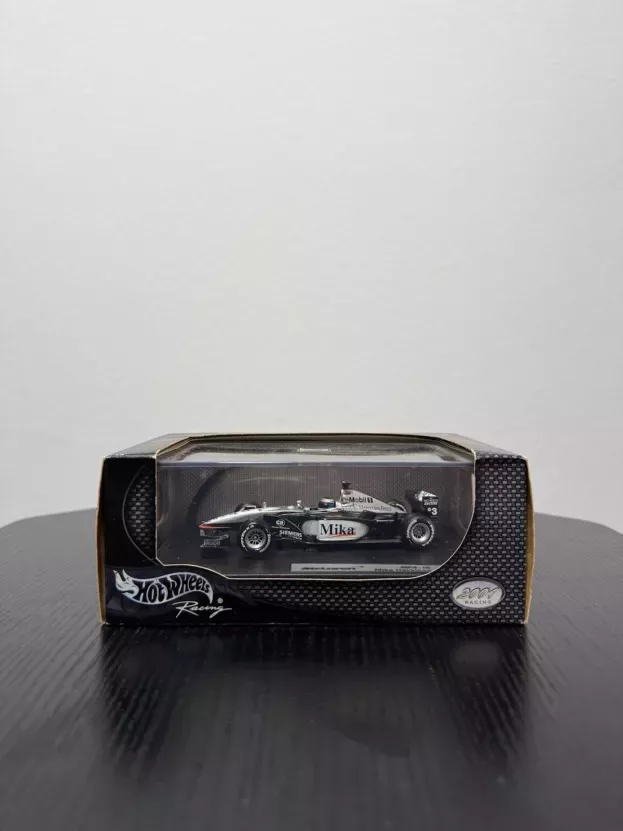Hot Wheels Mclaren F1 Mp4 16 Mercedes N 3 Season 2001 M.hakkinen 1:43 50209
