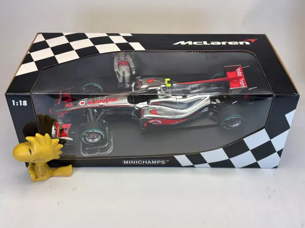 Minichamps Mclaren F1 Mp4-25 N 2 Qualifying Session Winner Gp Canada 2010 L.hamilton With Figure 1:18 530101822