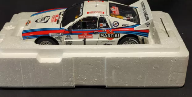 Kyosho Lancia 037 N 1 Martini 3rd Rally Sanremo 1985 H.toivonen J.piironen 1:18 08302C