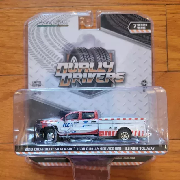 Greenlight Chevrolet Silverado 3500 Double Cabine Pick-up Service Bed Illinois Tollway 2018 1:64 46070D