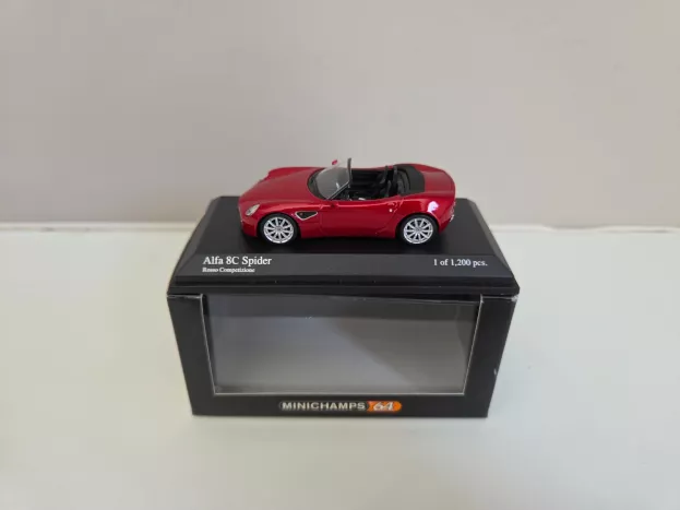 Minichamps Alfa Romeo 8c Competizione Spider 2008 1:64 640120531
