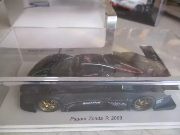 Spark Pagani Zonda R 2009 1:43 S2005