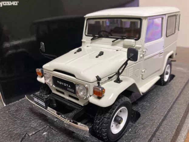 Kyosho Toyota Fj40 Land Cruiser 1980 1:18 08971W