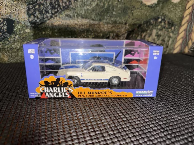 Greenlight Ford Shelby Mustang Ii Cobra Ii 1976 Charlie's Angels jill Munroe's Car 1:43 86516