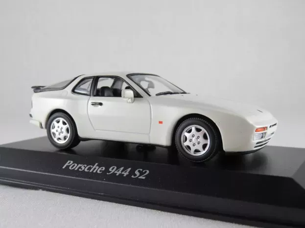 Minichamps Porsche 944 S Coupe 1989 1:43 940062222