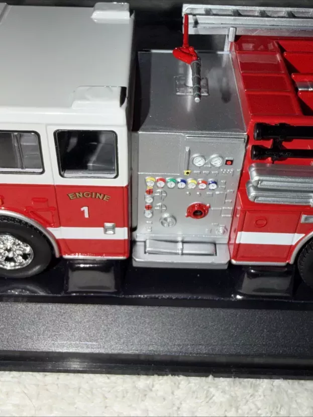 IXO Models Seagrave Marauder Ii Tanker Truck Fire Engine 1989 1:43 TRF006S