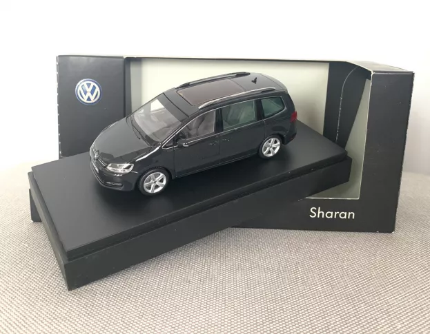 Minichamps Volkswagen Sharan 2010 1:43 7M0099300I7F