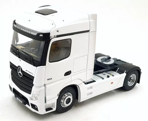 Solido Mercedes Actros L Tractor Truck 2-assi 2023 1:24 2400203