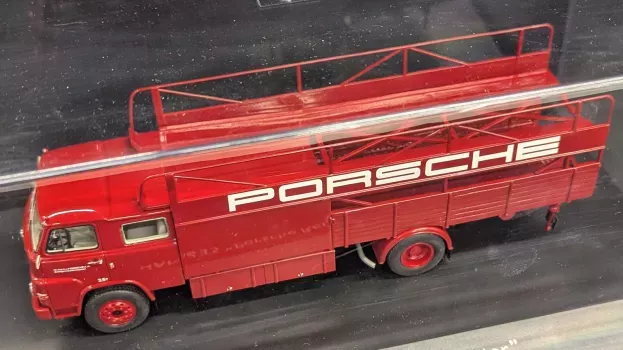 Schuco Man 635 Truck Porsche Car Transporter 1966 Renntransport 1:43 8944