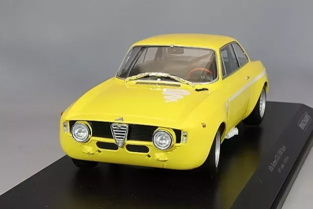 Minichamps Alfa Romeo Giulia Gt 1300 Gta Junior 1971 1:18 155120024