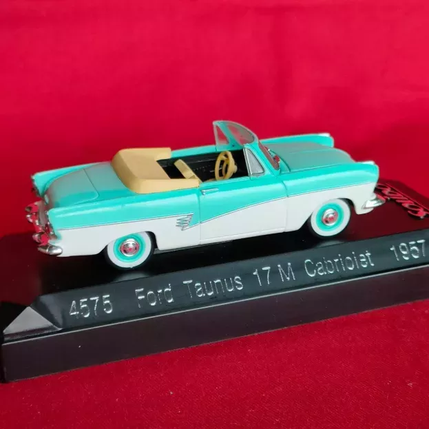 Solido Ford Taunus 17m Cabrio 1957 1:43 4575