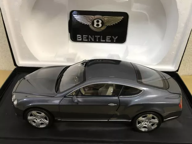 Minichamps Bentley Continental Gt Coupe 2011 1:18 100139920