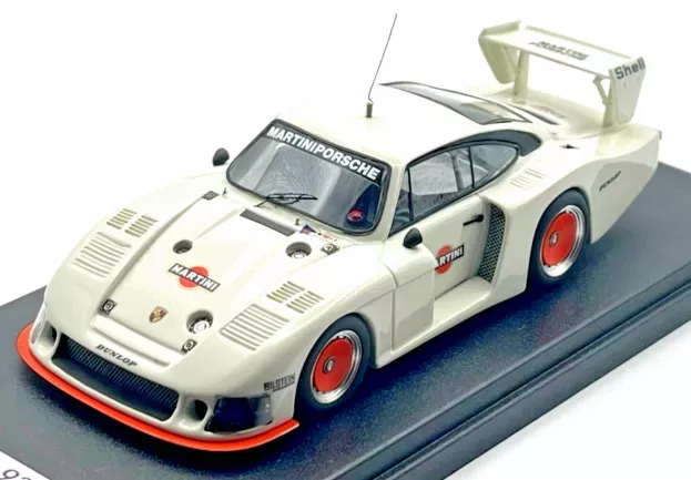 Looksmart Porsche 935 Moby Dick Martini Press Version 1:43 LS260A